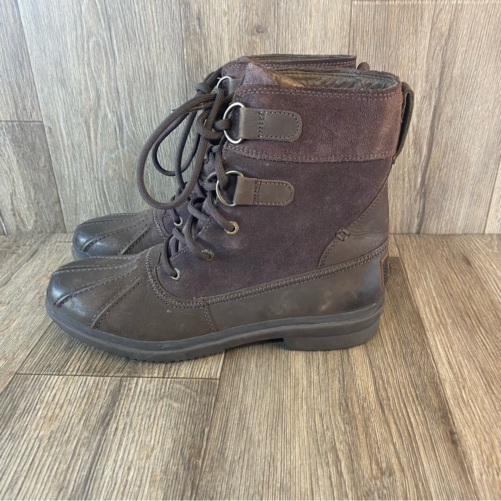 Ugg Azaria W 8 Brown Lace Up Duck Suede Leather Waterproof Cushioned Foot Bed